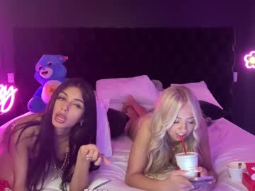 girl Webcam Sex Crazed Girls with miagrayxx