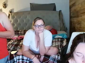 couple Webcam Sex Crazed Girls with alissapaige2005