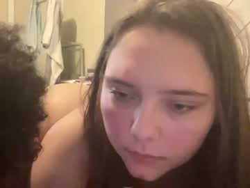 couple Webcam Sex Crazed Girls with prettycumbabe8