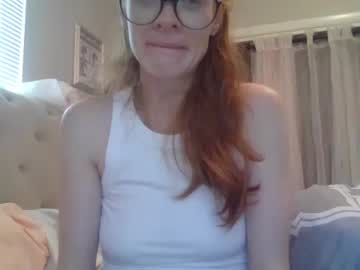 couple Webcam Sex Crazed Girls with lil_red_strawberry