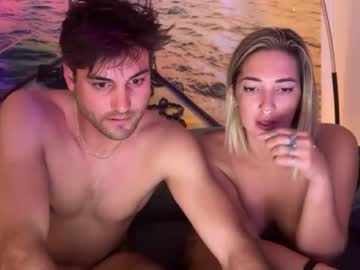 couple Webcam Sex Crazed Girls with ashtonbutcher