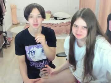 couple Webcam Sex Crazed Girls with iamcassidy