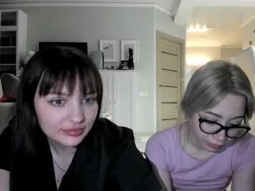couple Webcam Sex Crazed Girls with pinkdoll1