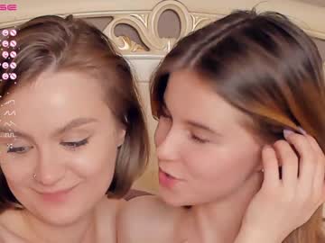 couple Webcam Sex Crazed Girls with lessentace
