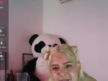 girl Webcam Sex Crazed Girls with cloetonya