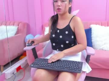 girl Webcam Sex Crazed Girls with emelyy_carter