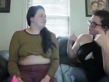couple Webcam Sex Crazed Girls with yournewfavoritecamgirl