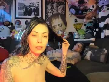 couple Webcam Sex Crazed Girls with realdoubledare
