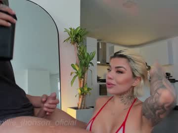 couple Webcam Sex Crazed Girls with milliejhonson