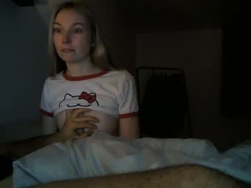 couple Webcam Sex Crazed Girls with hornycoupledn