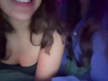 couple Webcam Sex Crazed Girls with wlwcutie