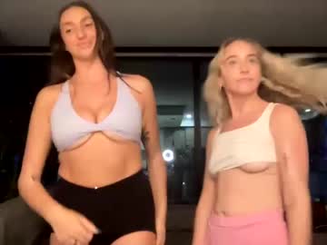 girl Webcam Sex Crazed Girls with macyxgabby
