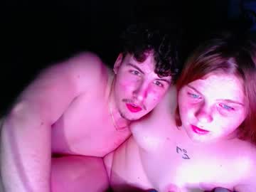 couple Webcam Sex Crazed Girls with gdfunhouse