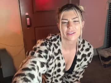 girl Webcam Sex Crazed Girls with chloecumz4u