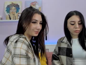 couple Webcam Sex Crazed Girls with emilycarton