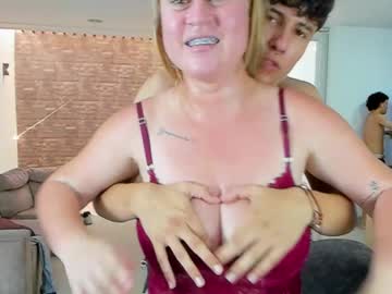 couple Webcam Sex Crazed Girls with hornysex_home