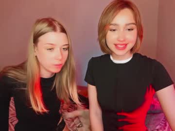 couple Webcam Sex Crazed Girls with cherrycherryladies