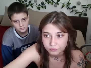 couple Webcam Sex Crazed Girls with aliens4twenty