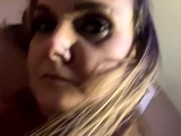 couple Webcam Sex Crazed Girls with yourdirtygirlfriend