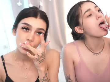 girl Webcam Sex Crazed Girls with mystica_