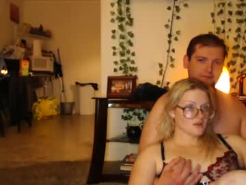 couple Webcam Sex Crazed Girls with thevinnyg