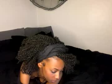 girl Webcam Sex Crazed Girls with trixie_luv