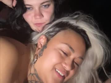 couple Webcam Sex Crazed Girls with scardillpickle