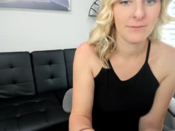 girl Webcam Sex Crazed Girls with wet_scarlett73