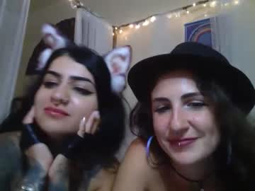 couple Webcam Sex Crazed Girls with velvet_mist