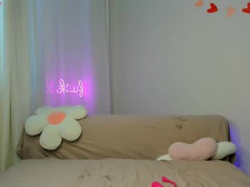 girl Webcam Sex Crazed Girls with monica_burn