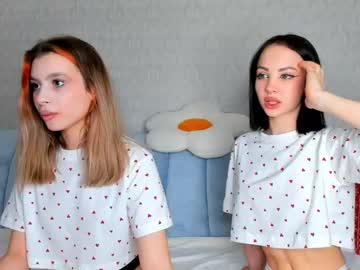 couple Webcam Sex Crazed Girls with misseliss