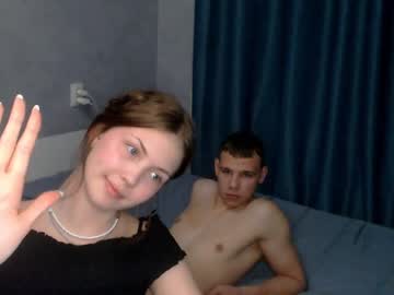 couple Webcam Sex Crazed Girls with luckysex_