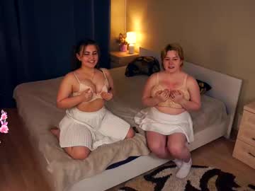 couple Webcam Sex Crazed Girls with wandagoodhartf