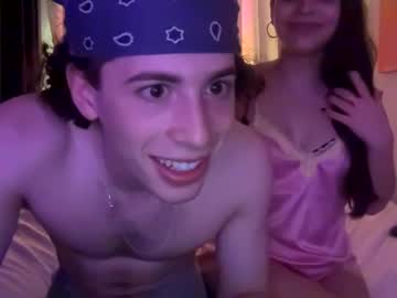 couple Webcam Sex Crazed Girls with yaraandleo