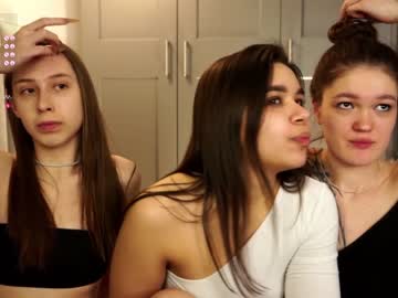 couple Webcam Sex Crazed Girls with hornykittens