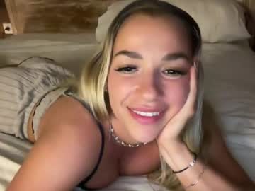 girl Webcam Sex Crazed Girls with hiiandrea