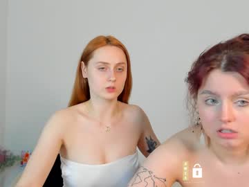 couple Webcam Sex Crazed Girls with evelyn_hey