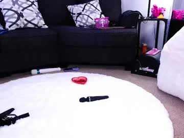 couple Webcam Sex Crazed Girls with 420hotandbothered