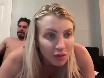 couple Webcam Sex Crazed Girls with foxy_swiss_doll