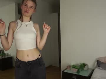 girl Webcam Sex Crazed Girls with bananini_anallove