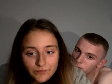 couple Webcam Sex Crazed Girls with trixeyxo