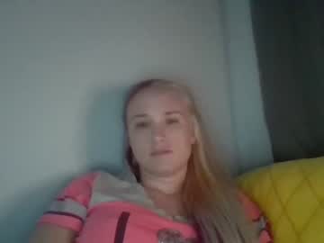 girl Webcam Sex Crazed Girls with lessclothesmorefunn