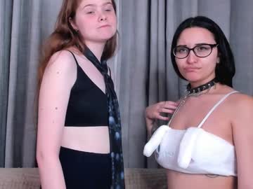 couple Webcam Sex Crazed Girls with earleneclarkston